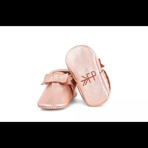 Freshly Picked - Girls' Leather Bow Moccasins